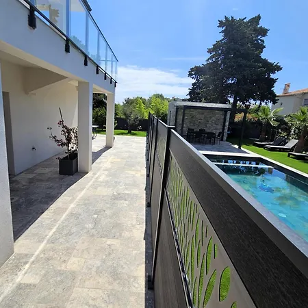 Etoile Du Berger Saint Aygulf: Seaside With Private Gardens And Heated Pool Apartment Saint Aygulf