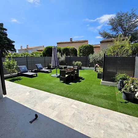Etoile Du Berger Saint Aygulf: Seaside With Private Gardens And Heated Pool Apartment