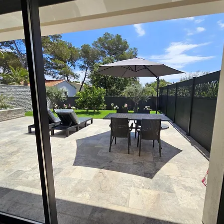 Etoile Du Berger Saint Aygulf: Seaside With Private Gardens And Heated Pool * Saint Aygulf