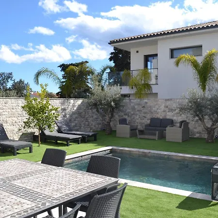 Etoile Du Berger Saint Aygulf: Seaside With Private Gardens And Heated Pool Apartment