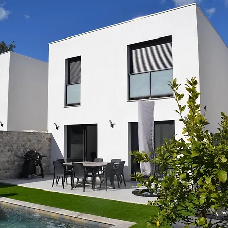 Etoile Du Berger Saint Aygulf: Seaside With Private Gardens And Heated Pool Apartment *