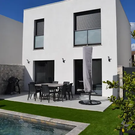 Apartment Etoile Du Berger Saint Aygulf: Seaside With Private Gardens And Heated Pool