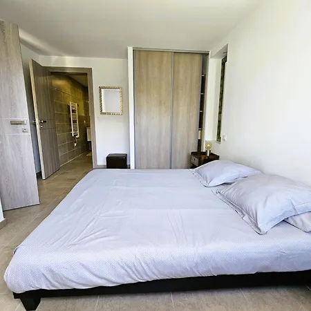 Etoile Du Berger Saint Aygulf: Seaside With Private Gardens And Heated Pool Apartment *