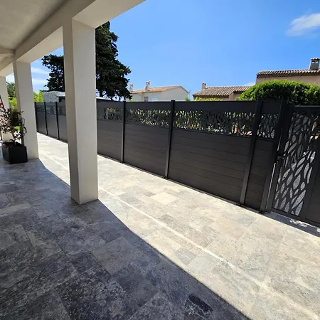 Etoile Du Berger Saint Aygulf: Seaside With Private Gardens And Heated Pool Apartment *