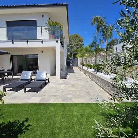 Etoile Du Berger Saint Aygulf: Seaside With Private Gardens And Heated Pool *