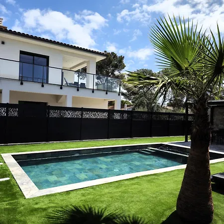 Etoile Du Berger Saint Aygulf: Seaside With Private Gardens And Heated Pool * Saint Aygulf